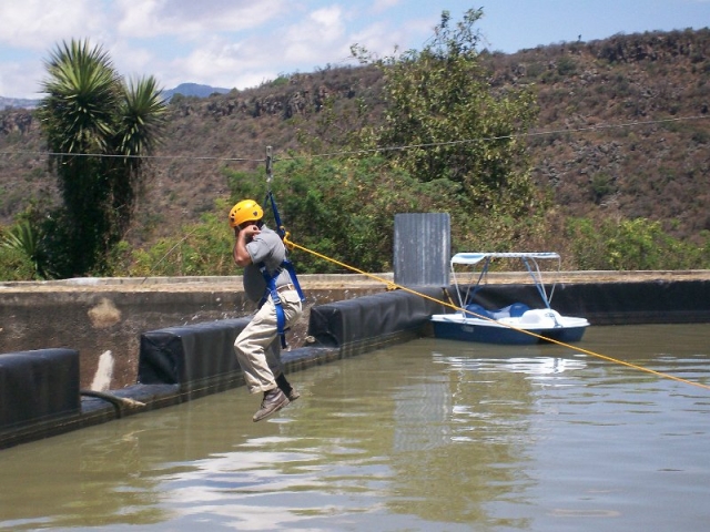 Casi llega al agua